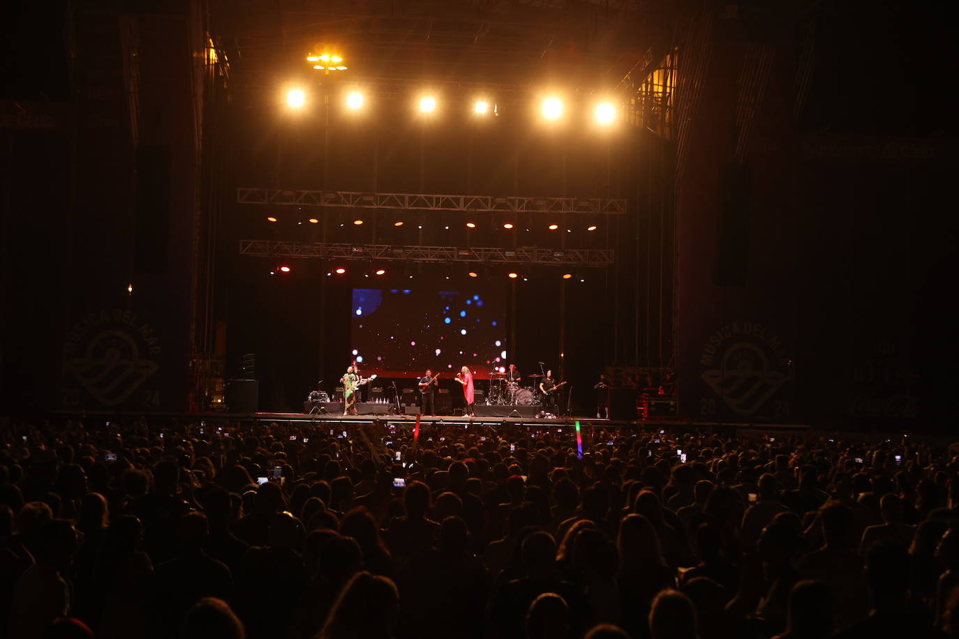 Fotos: Gran ambiente en el Muelle para disfrutar de Camela