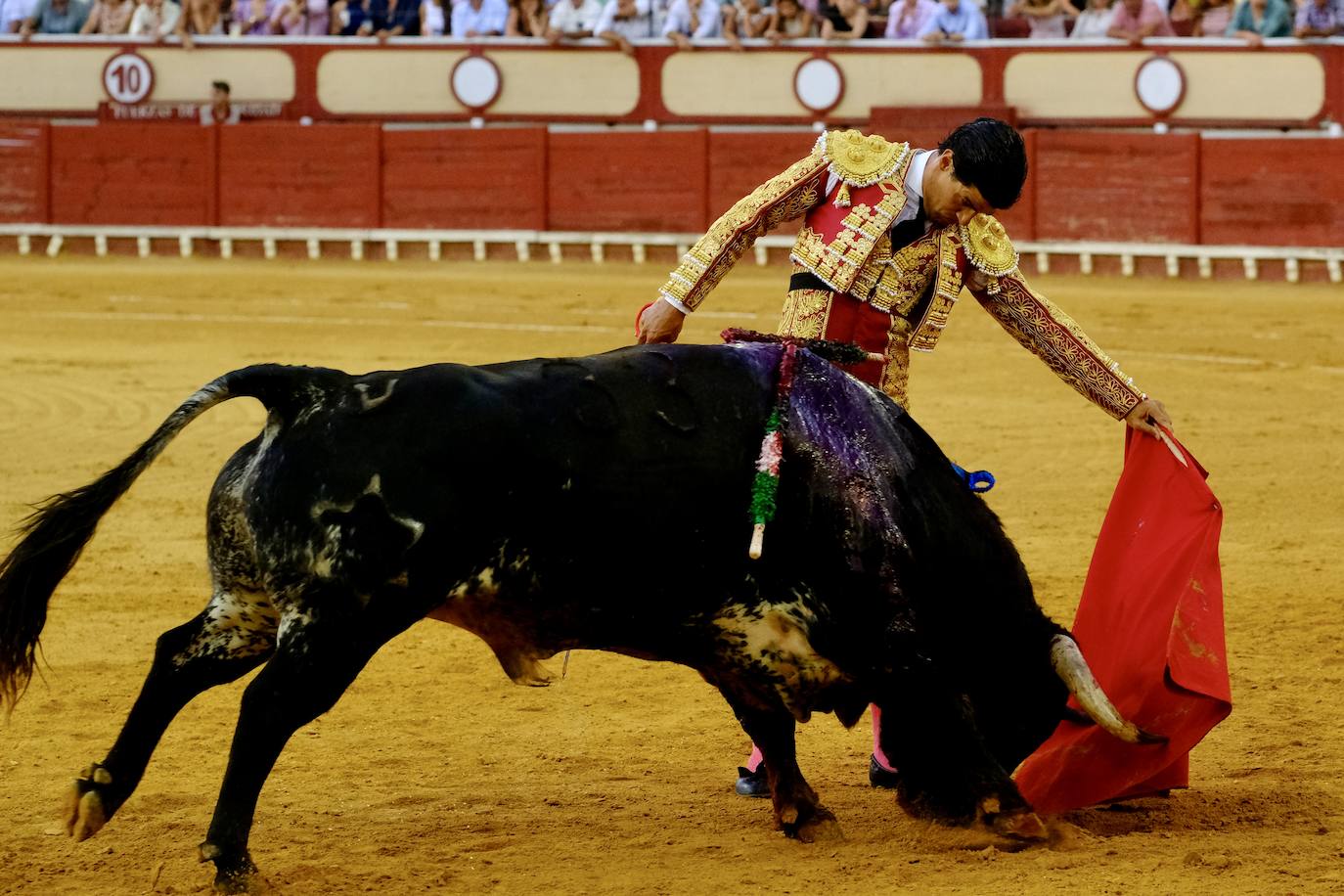 Rotundo triunfo de Manzanares que sale a hombros junto a Aguado en la última corrida del verano en El Puerto