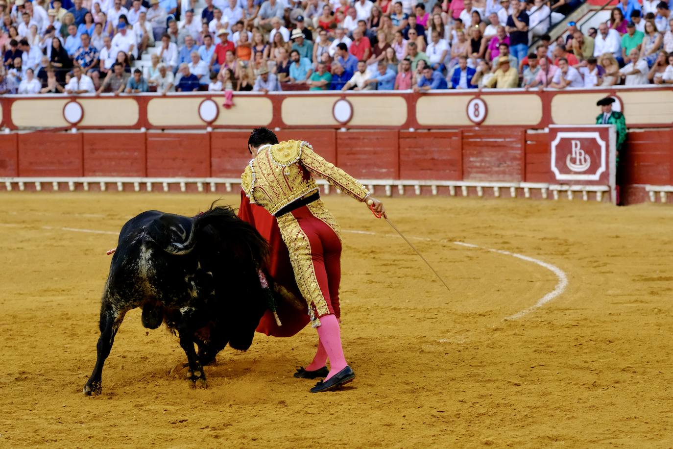 Rotundo triunfo de Manzanares que sale a hombros junto a Aguado en la última corrida del verano en El Puerto