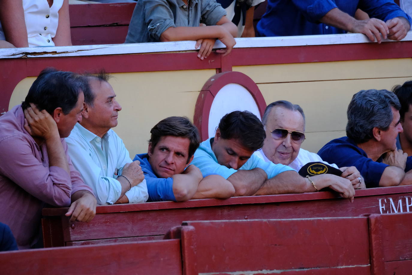 Rotundo triunfo de Manzanares que sale a hombros junto a Aguado en la última corrida del verano en El Puerto