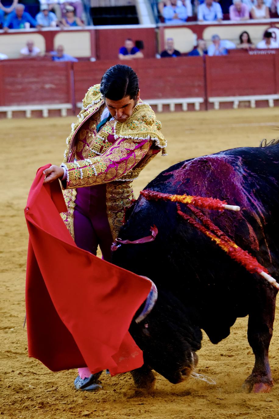 Rotundo triunfo de Manzanares que sale a hombros junto a Aguado en la última corrida del verano en El Puerto