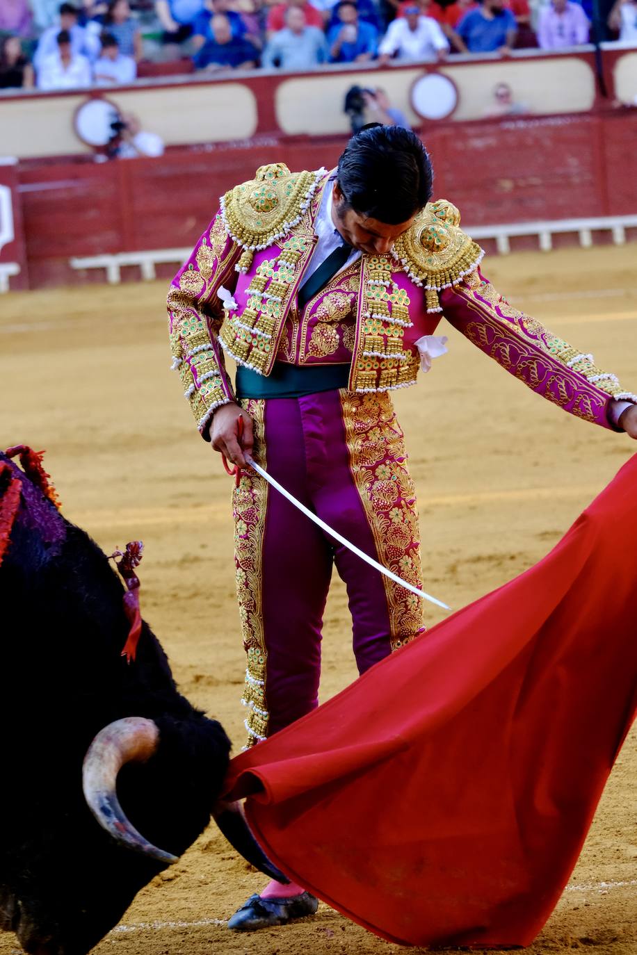 Rotundo triunfo de Manzanares que sale a hombros junto a Aguado en la última corrida del verano en El Puerto