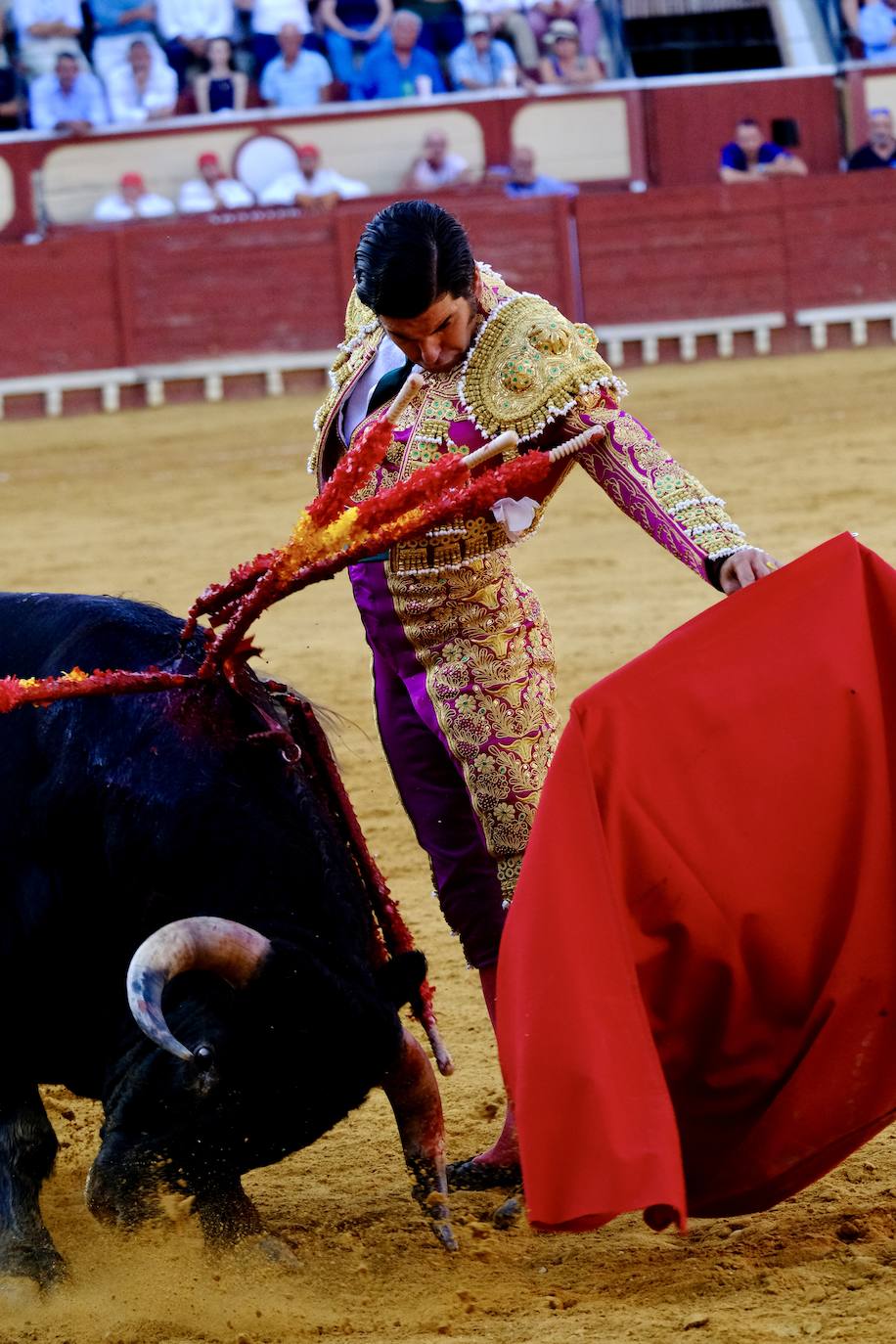 Rotundo triunfo de Manzanares que sale a hombros junto a Aguado en la última corrida del verano en El Puerto