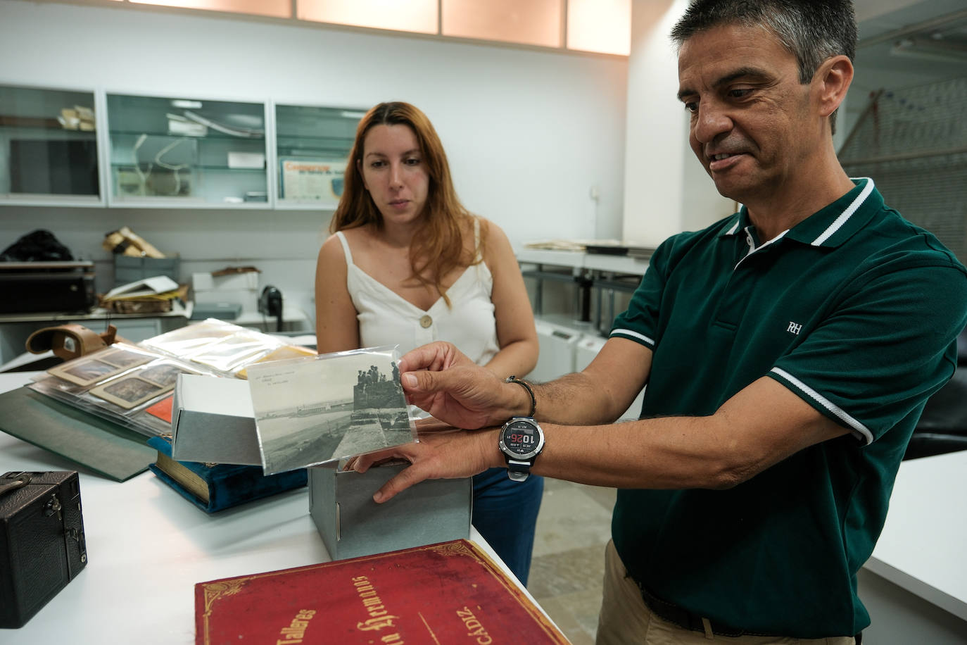 Fotos: La colección donada por Rafael Garófano al Archivo Histórico Provincial de Cádiz