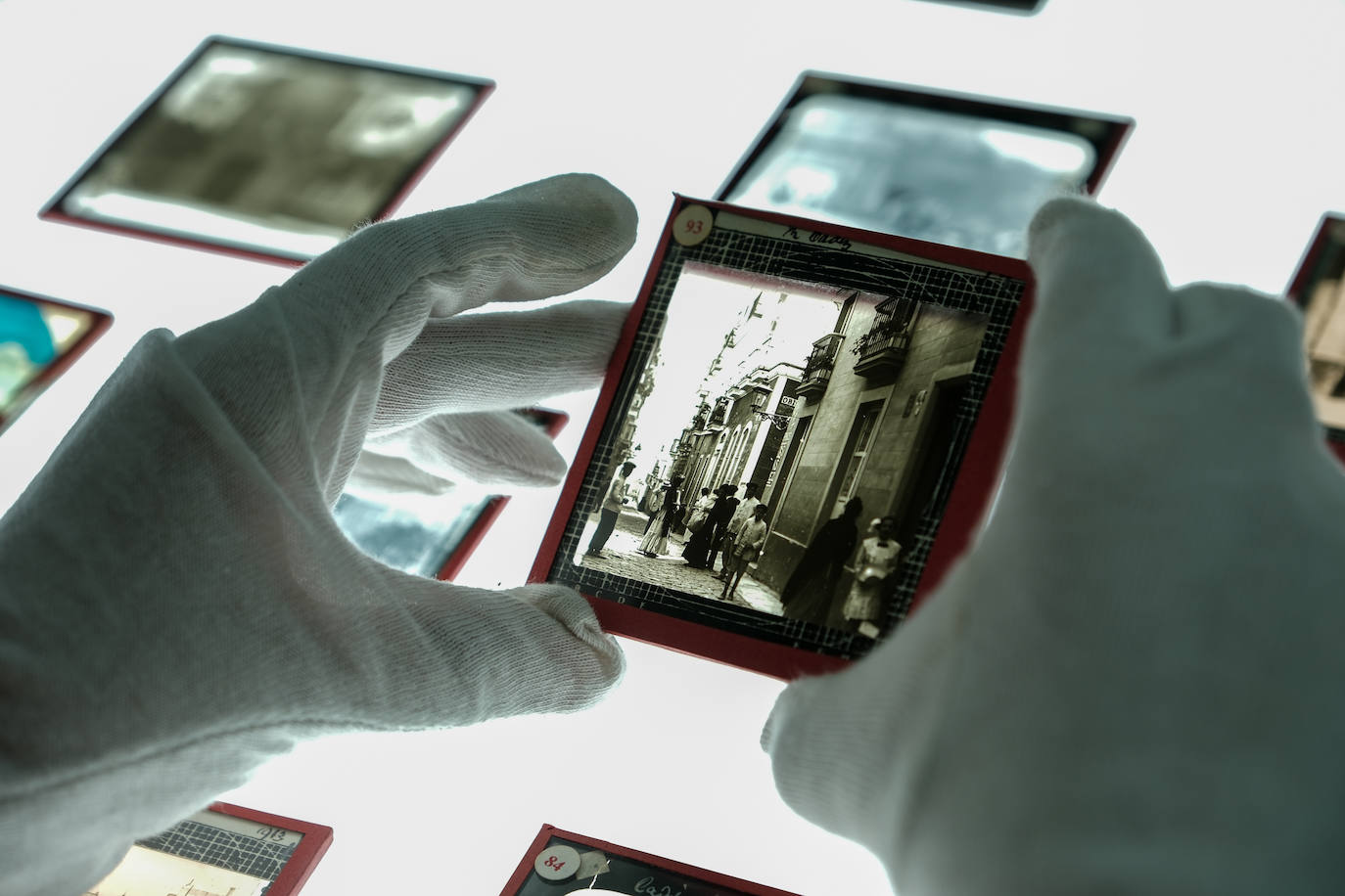 Fotos: La colección donada por Rafael Garófano al Archivo Histórico Provincial de Cádiz