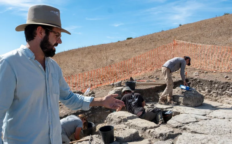 Imagen principal - Distintas imágenes de las excavaciones arqueológicas en Carissa Aurelia