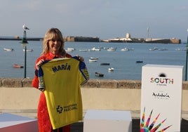 María Adánez, en Cádiz:  «Nunca había estado en esta playa tan bonita»