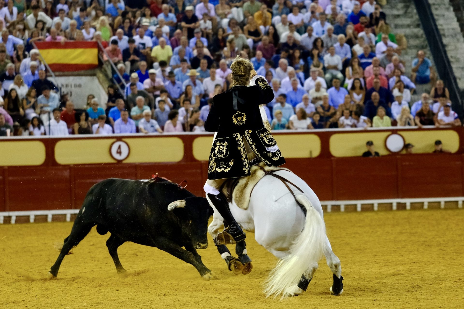 Fotos: Rui Fernandes y Diego Ventura salen a hombros en la nocturna de rejones de El Puerto
