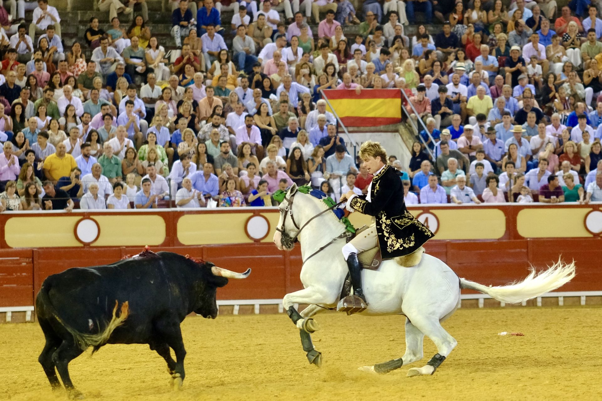 Fotos: Rui Fernandes y Diego Ventura salen a hombros en la nocturna de rejones de El Puerto