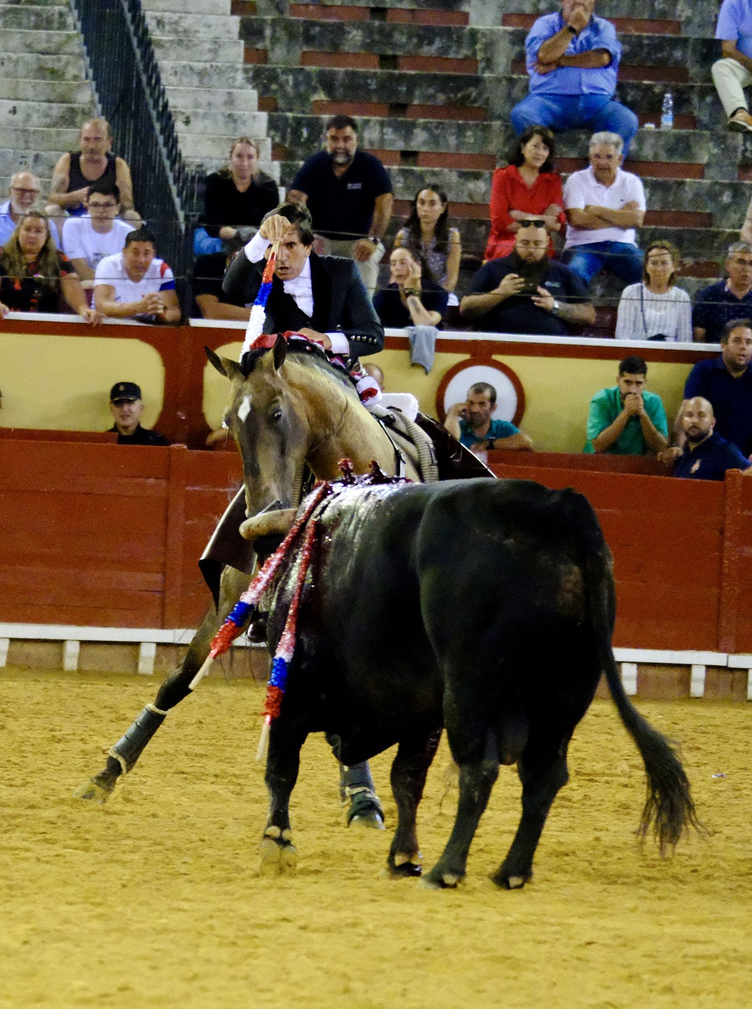 Fotos: Rui Fernandes y Diego Ventura salen a hombros en la nocturna de rejones de El Puerto