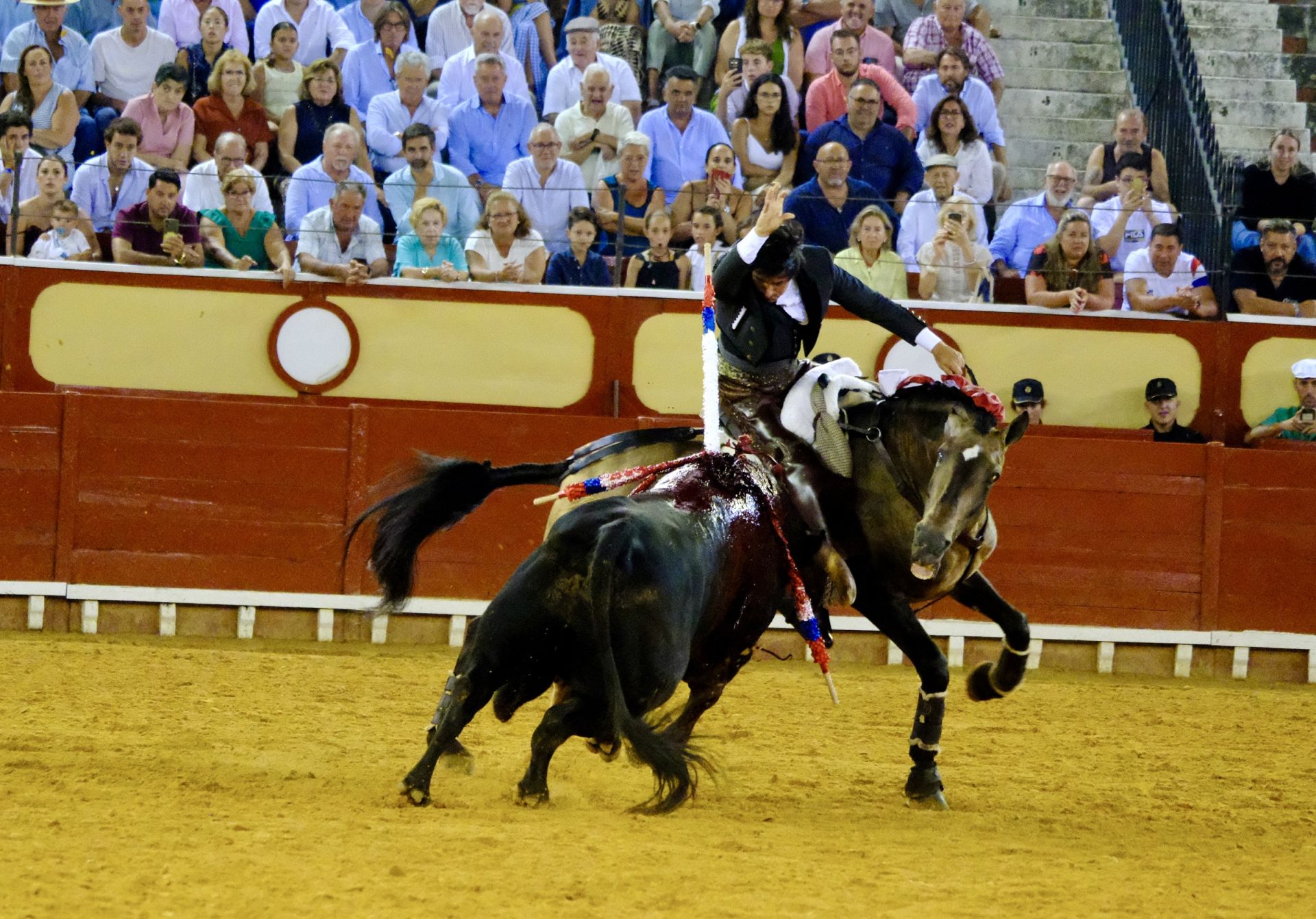 Fotos: Rui Fernandes y Diego Ventura salen a hombros en la nocturna de rejones de El Puerto