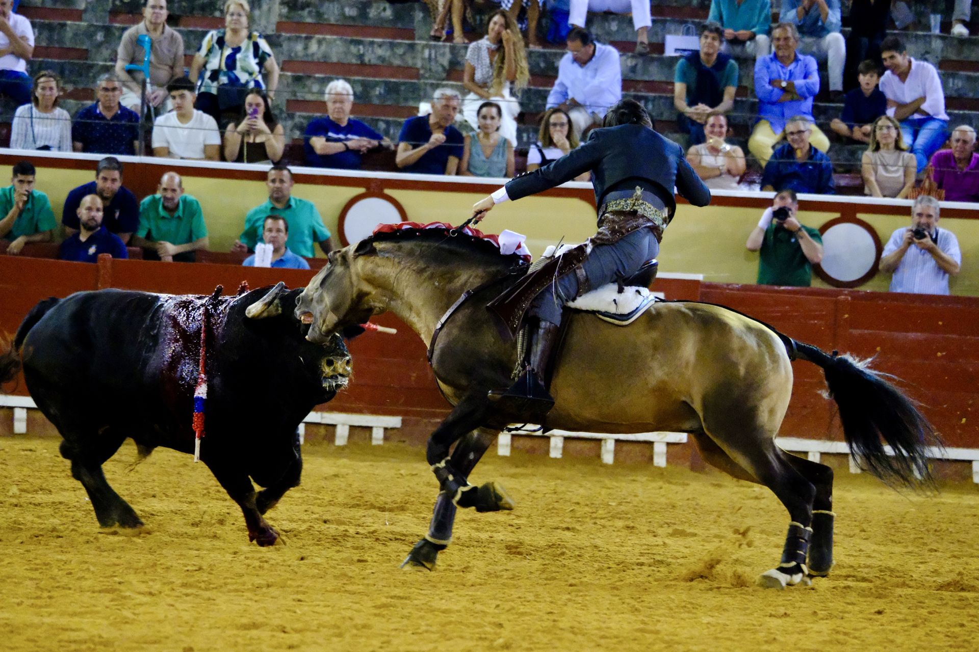 Fotos: Rui Fernandes y Diego Ventura salen a hombros en la nocturna de rejones de El Puerto