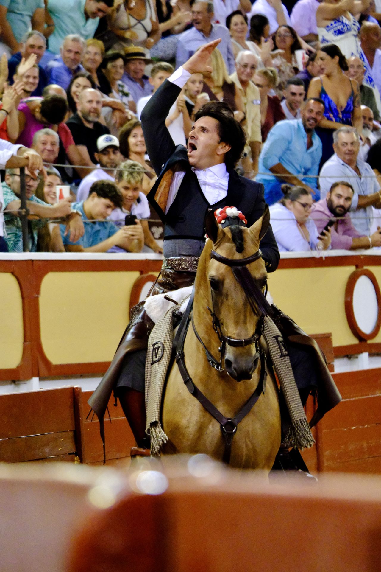 Fotos: Rui Fernandes y Diego Ventura salen a hombros en la nocturna de rejones de El Puerto