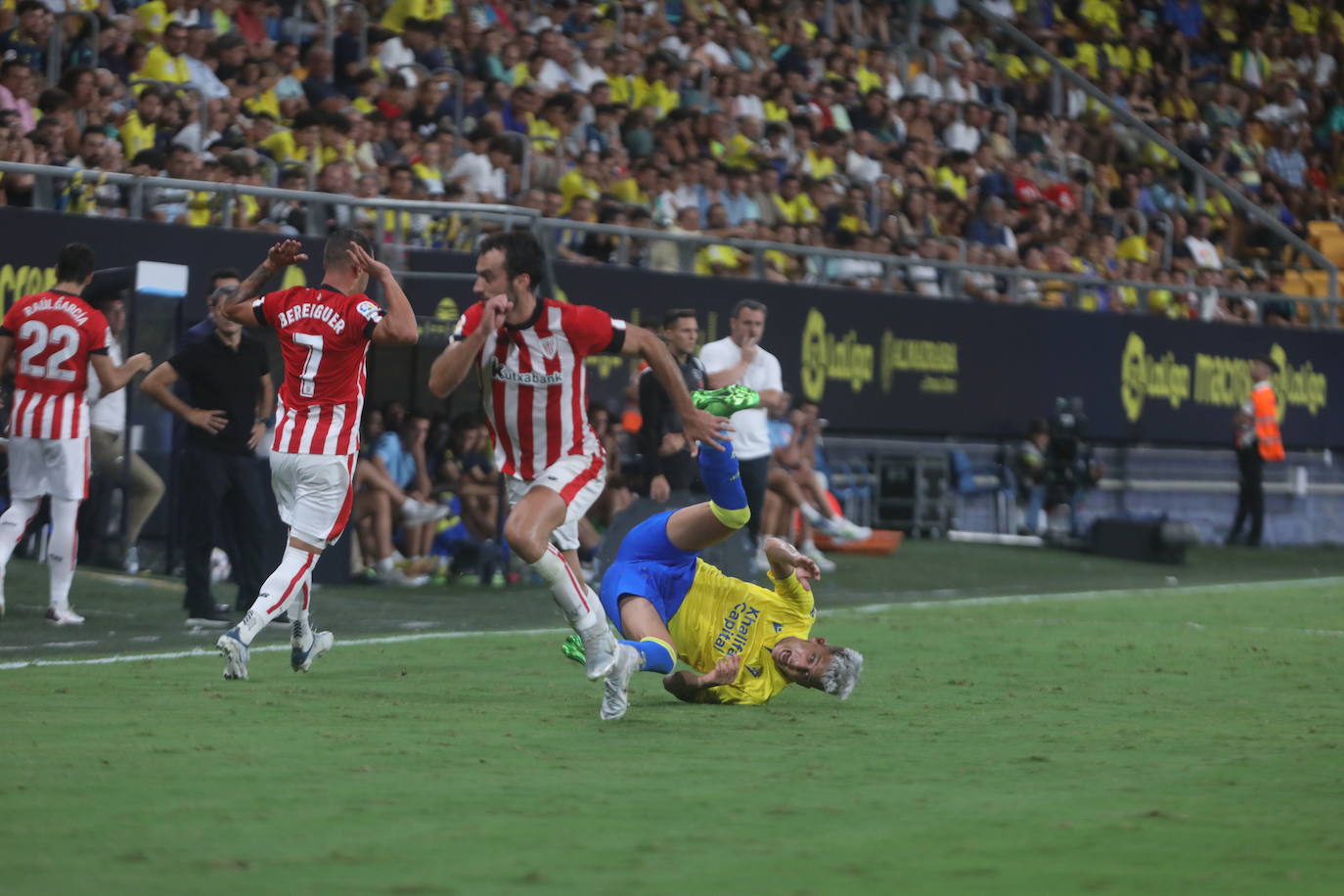 Las imágenes del partido Cádiz CF-Athletic de Bilbao en Carranza