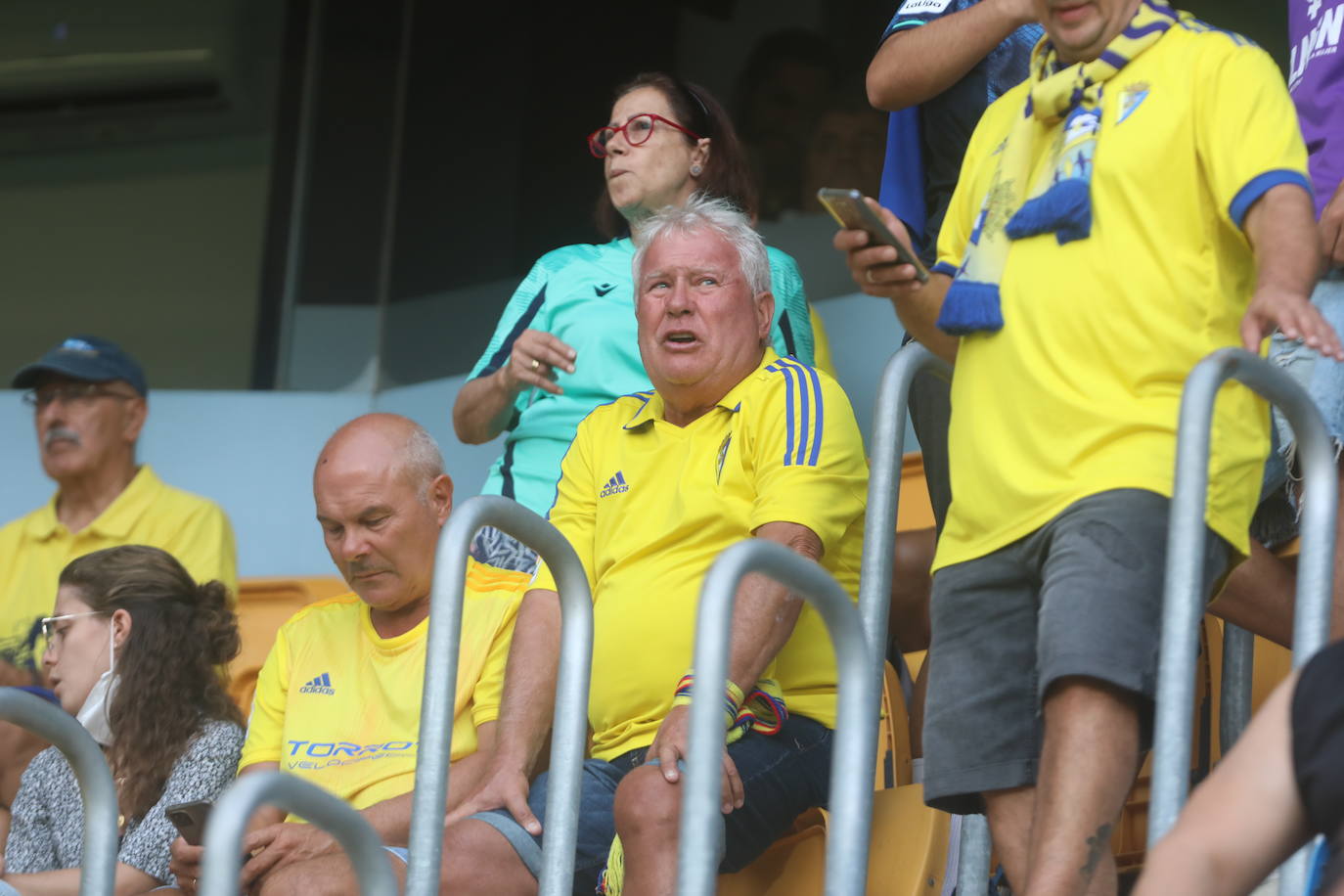 Búscate en las gradas de Carranza en el Cádiz - Athletic de Bilbao