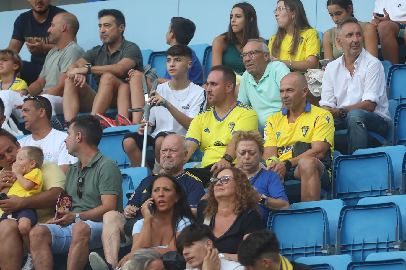 Búscate en las gradas de Carranza en el Cádiz - Athletic de Bilbao