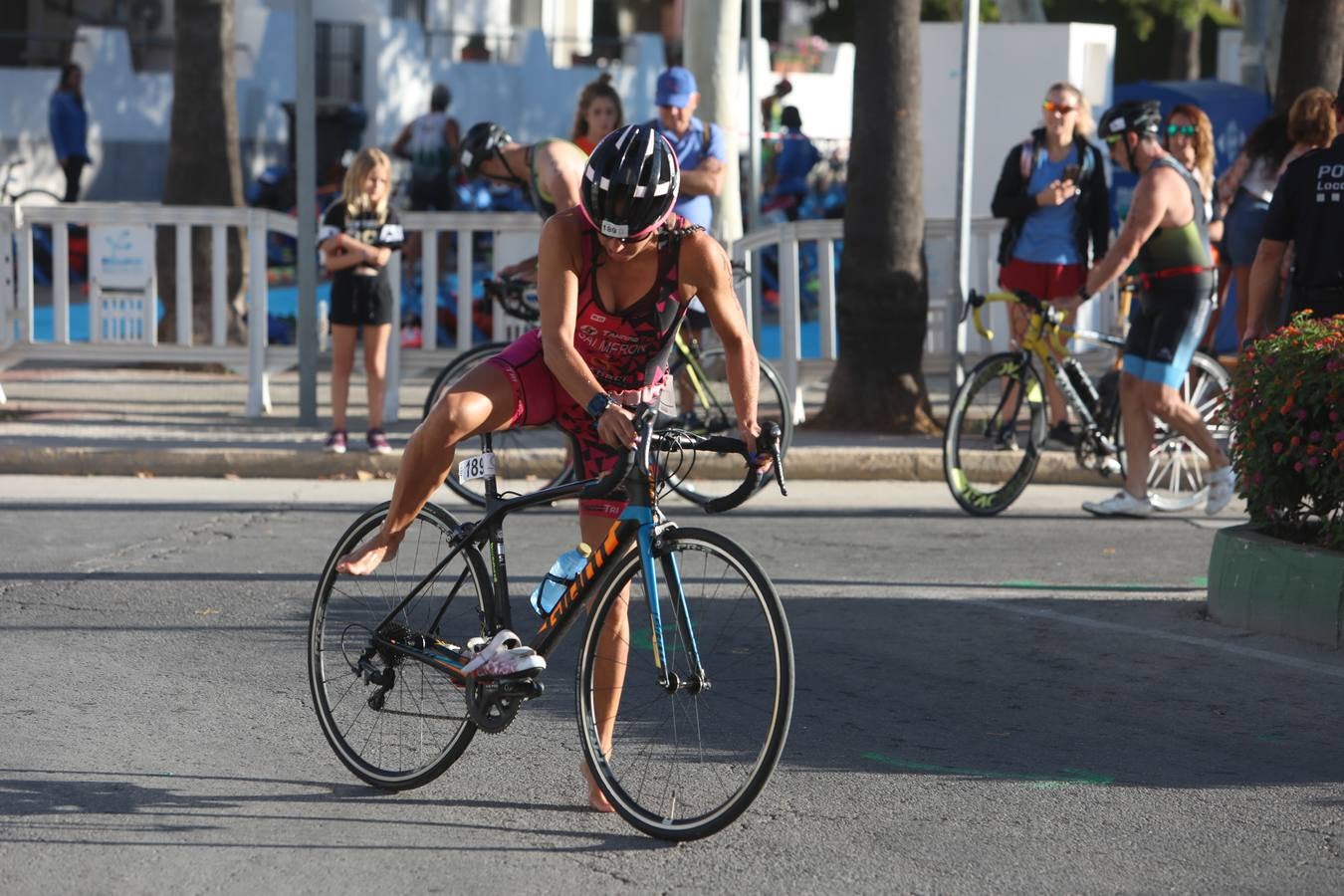 Búscate en el XXV Triatlón Villa de Rota 2022