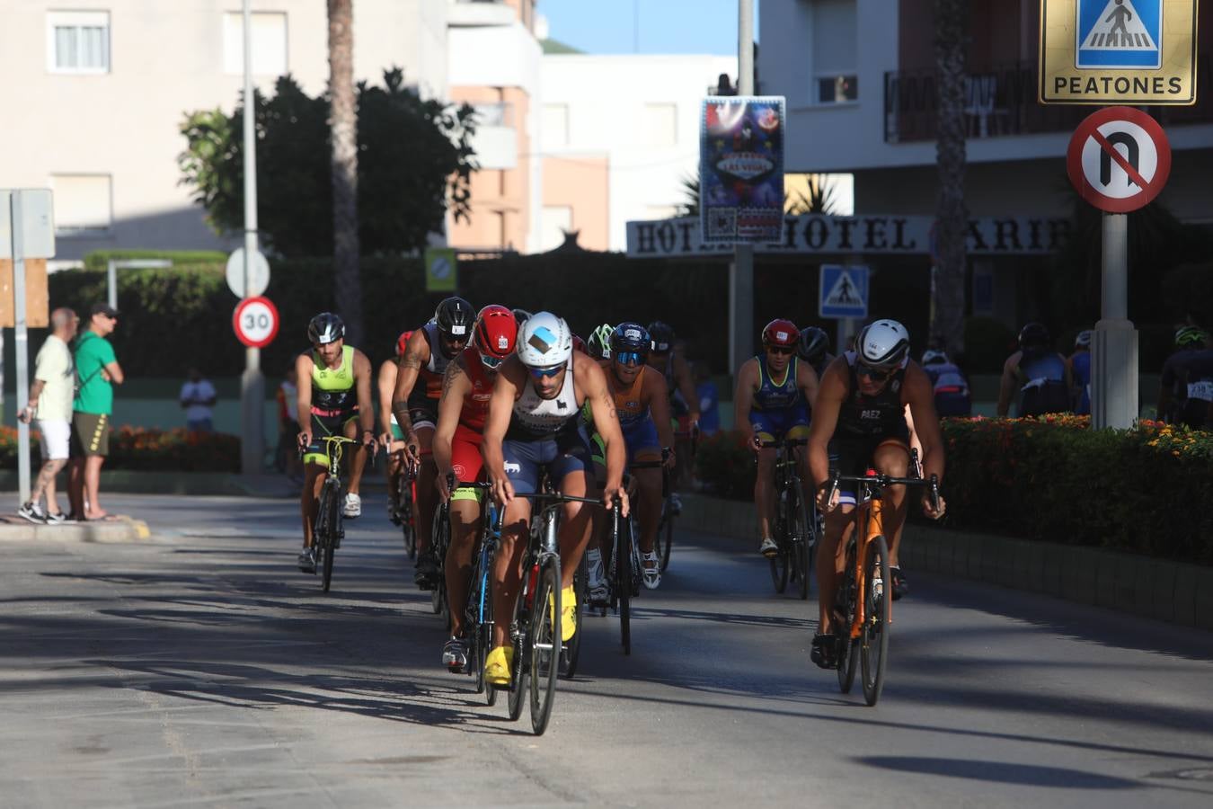 Búscate en el XXV Triatlón Villa de Rota 2022