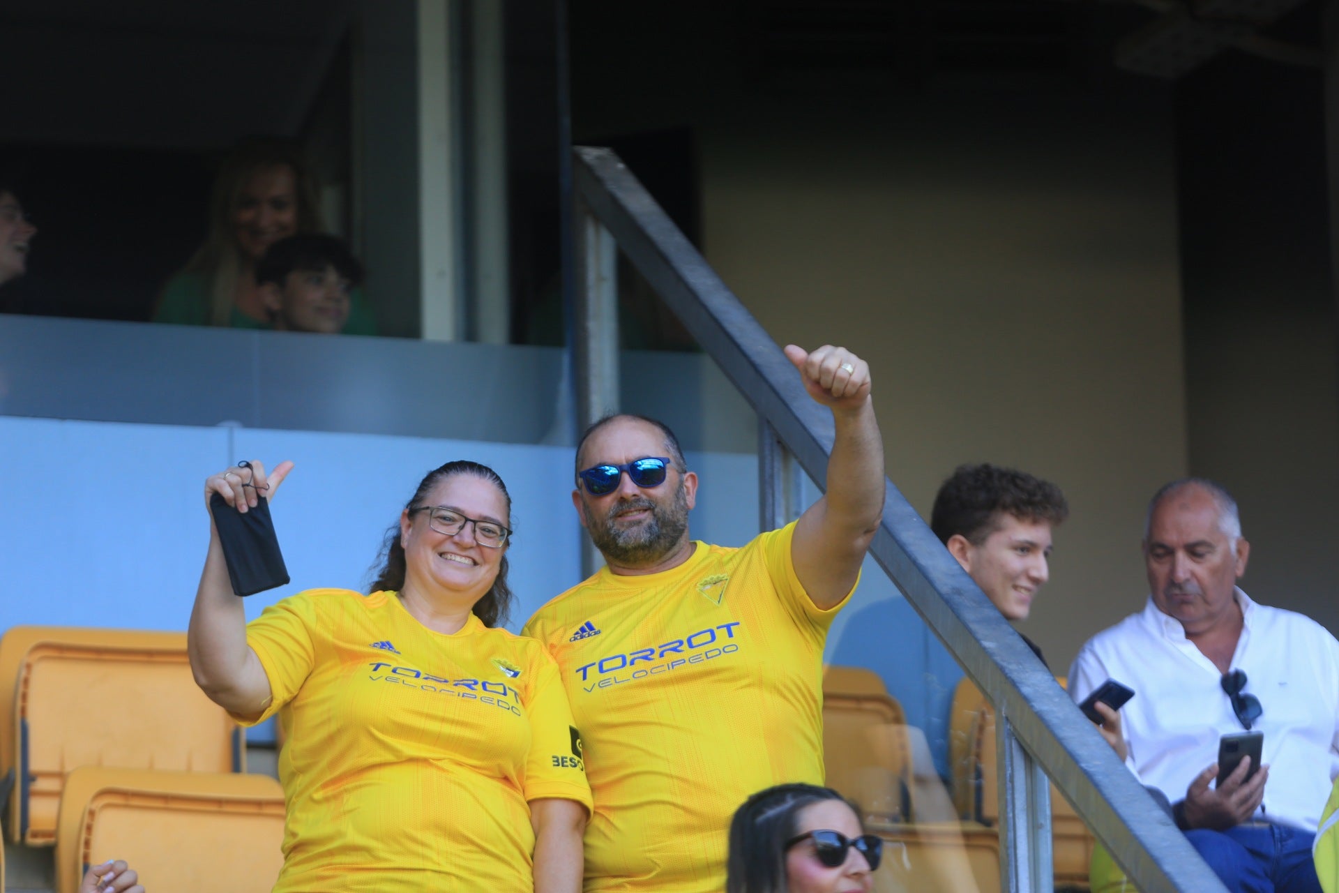 Búscate en el partido Cádiz CF - Barcelona