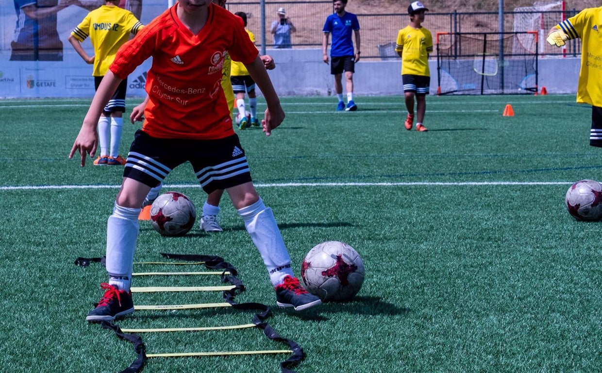 La Junta apuesta por el fomento del deporte en edad escolar