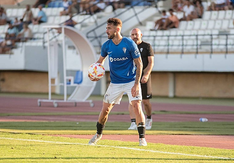 El excadista Javi Navarro no continuará en el San Fernando