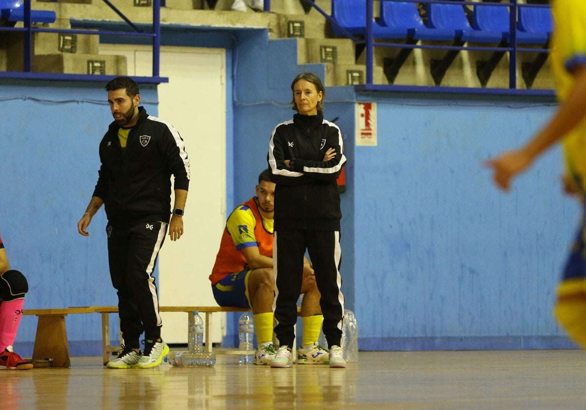 Déborah Fernández, entrenadora del equipo panadero.