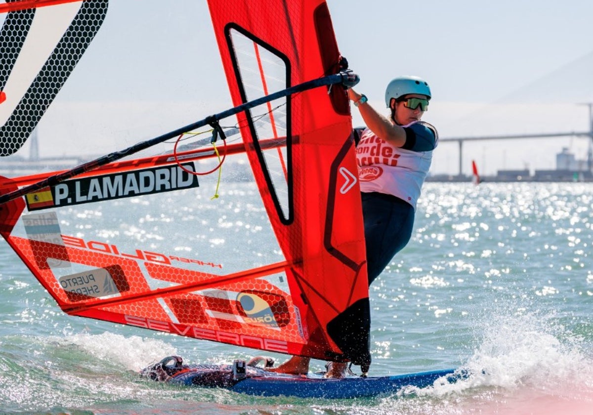 La prestigiosa competición continúa en las aguas de la Bahía de Cádiz.