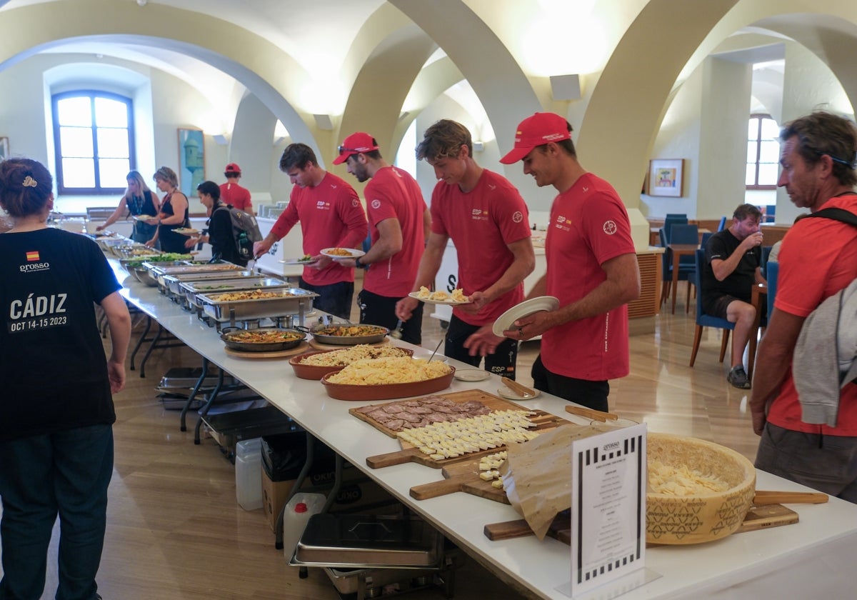 La alimentación de los deportistas de elite está asegurada durante el SailGP 2023 en Cádiz.