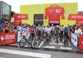 Cádiz se 'vende' en una salida histórica en la Vuelta Ciclista a España