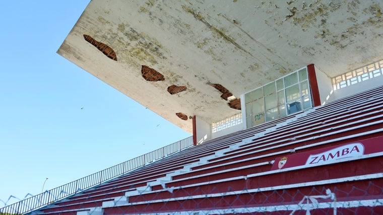 Estado actual de la Tribuna del Estadio José del Cuvillo.