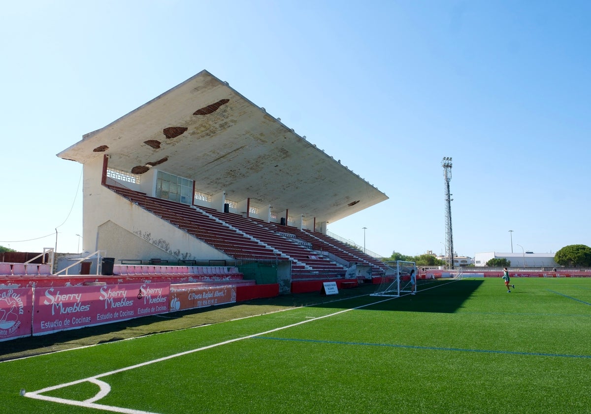 Imagen de la Tribuna del Estadio José del Cuvillo.