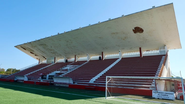 Estado actual de la Tribuna del Estadio José del Cuvillo.