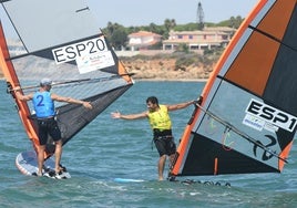 Pleno de los anfitriones en el Campeonato del Mundo de la clase Raceboard