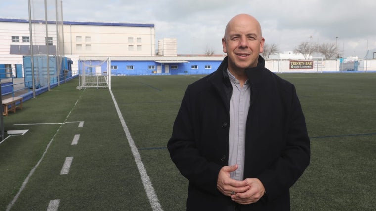 Pedro Curtido en el Estadio Gutiérrez Amérigo, en Chipiona.