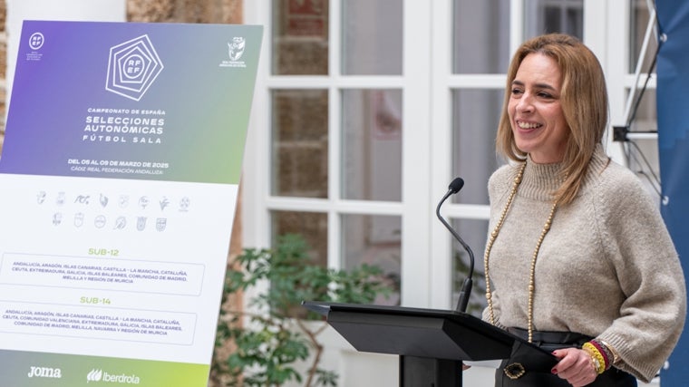 Almudena Martínez, presidenta de la Diputación de Cádiz, presentó la competición.