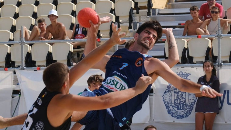 Cádiz siempre apuesta con fuerza por el balonmano playa.