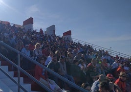 Así fue la vuelta de los aficionados a la nueva Tribuna del Estadio José del Cuvillo