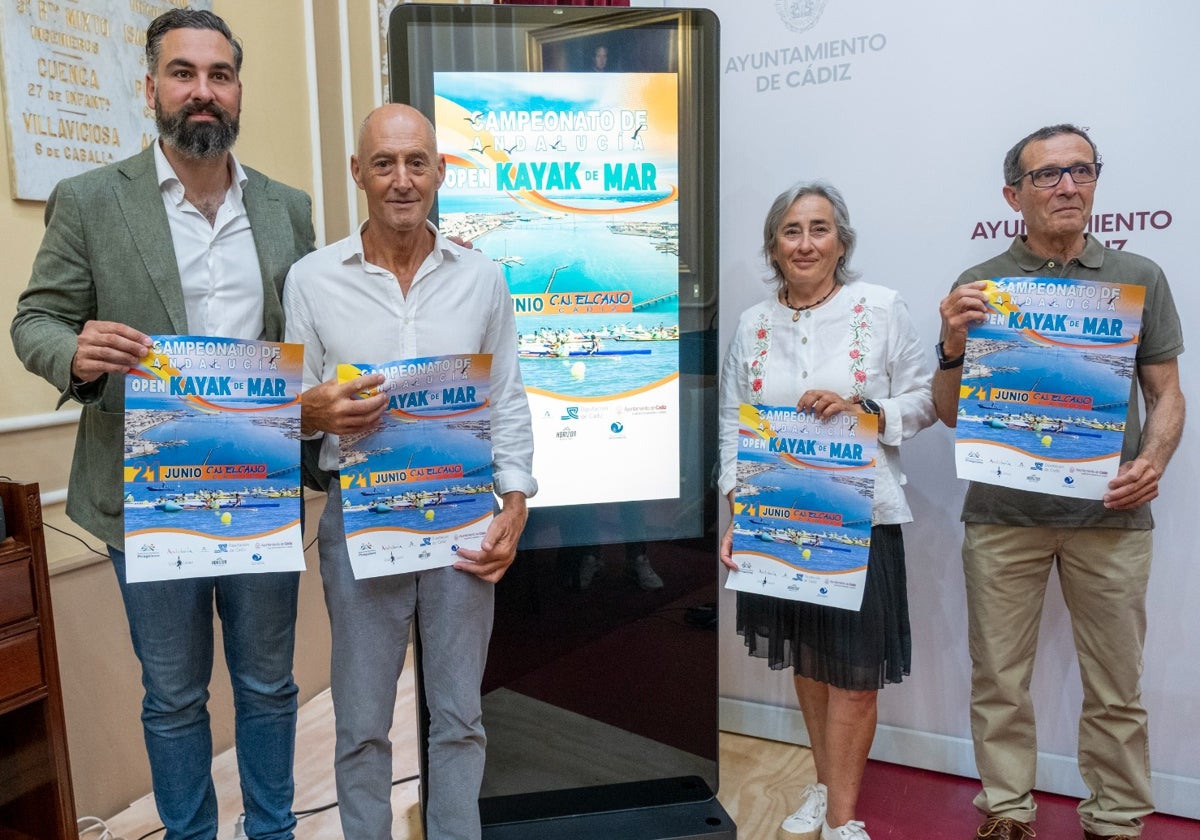 Presentación de la doble competición de kayak de mar que tendrá lugar en Cádiz.