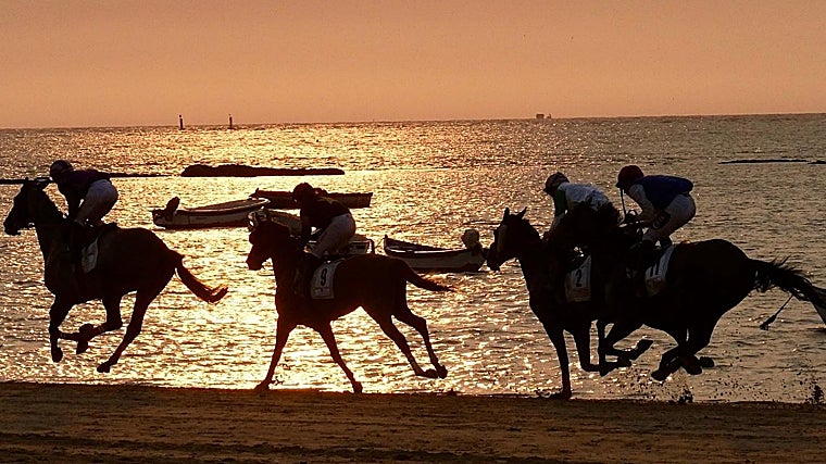 Con la caída del sol llegaron las últimas carreras de la jornada.