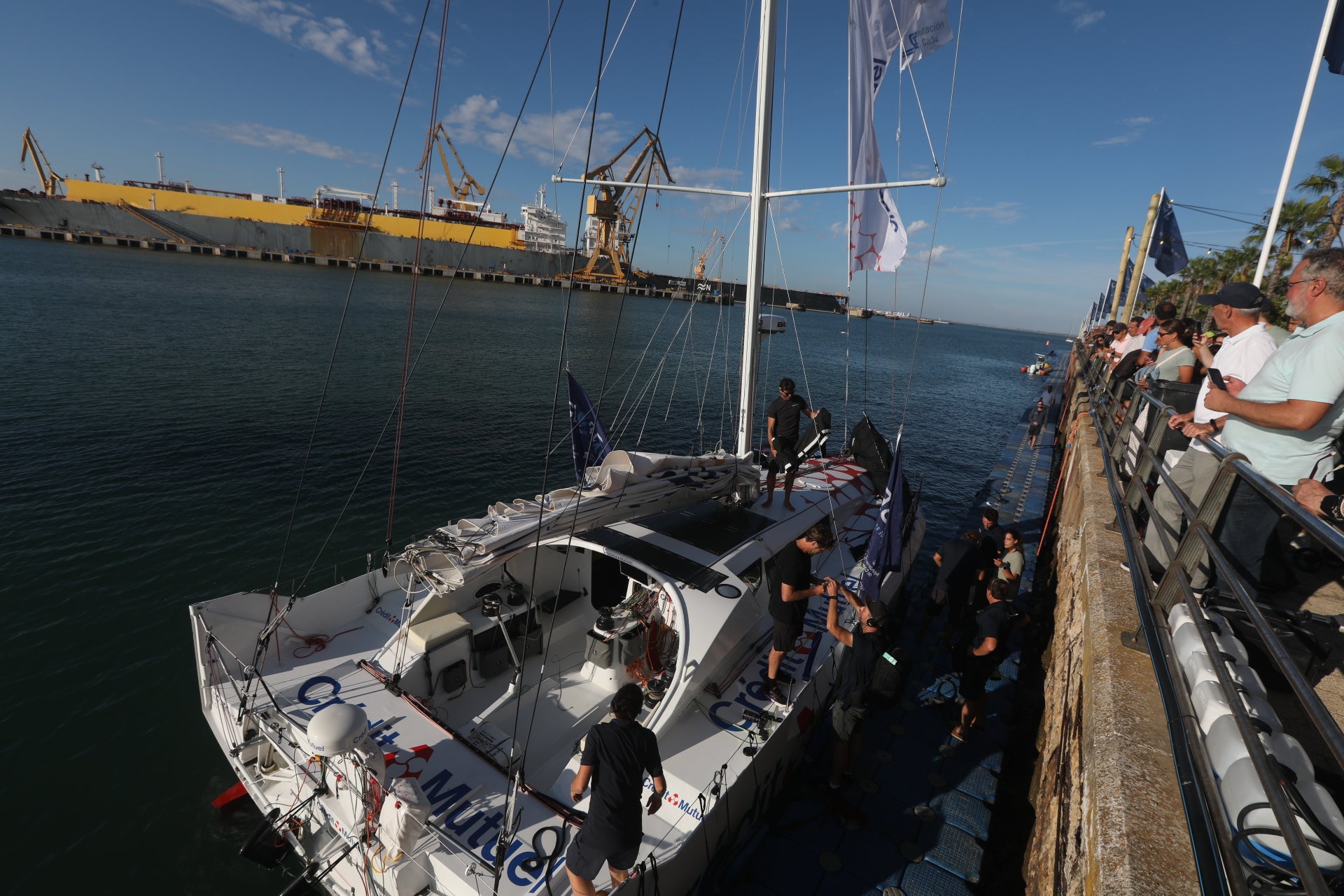 Las imágenes de la llegada de los primeros barcos para la Globe 40