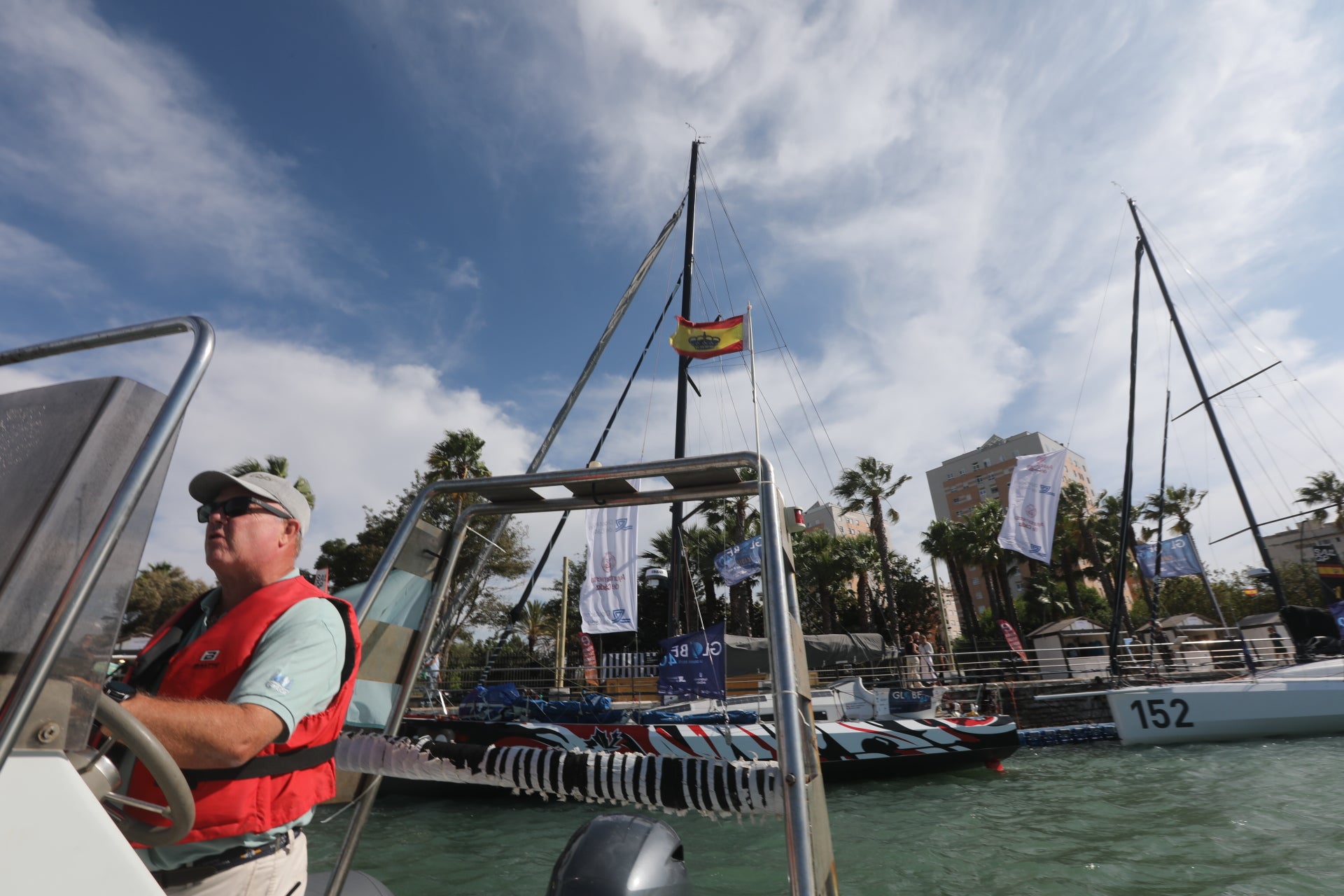 Los participantes en la regata Globe 40 velan armas en Cádiz