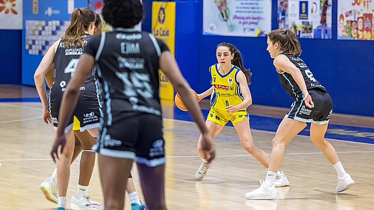 Lourdes Pérez sigue rompiendo moldes