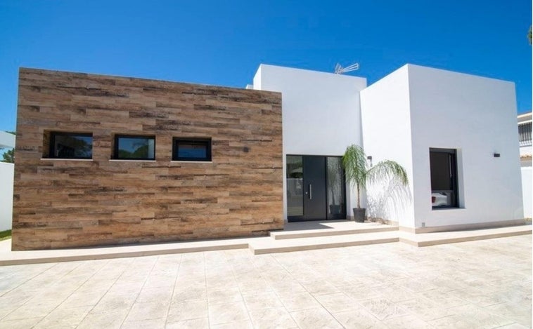 Un chalet en Chiclana para no renunciar a la playa en otoño