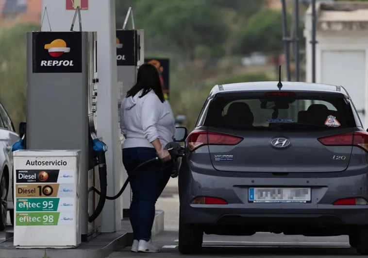 Estos serán los nuevos descuentos de gasolineras como Repsol o Cepsa a partir del 1 de abril de 2023