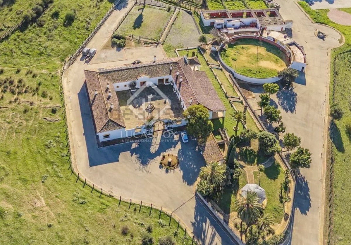 Imagen aérea de La Morisca con la plaza de toros