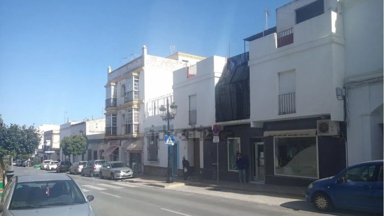 Tener una casa en la costa de Cádiz por menos de 50.000 euros es posible: así es la vivienda que está a la venta en Chiclana