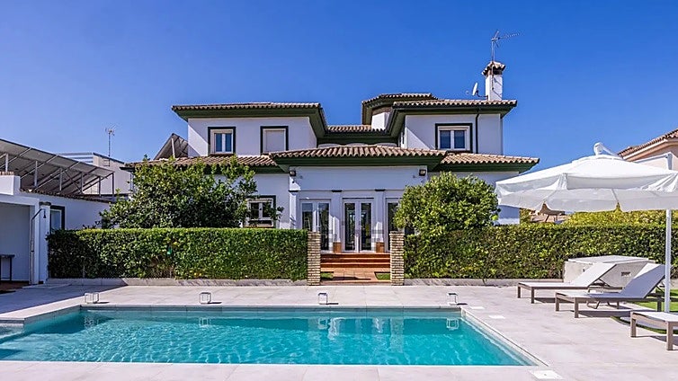 El impresionante chalet que está a la venta en Chiclana y causa furor en redes sociales: «Tu refugio perfecto en la costa»