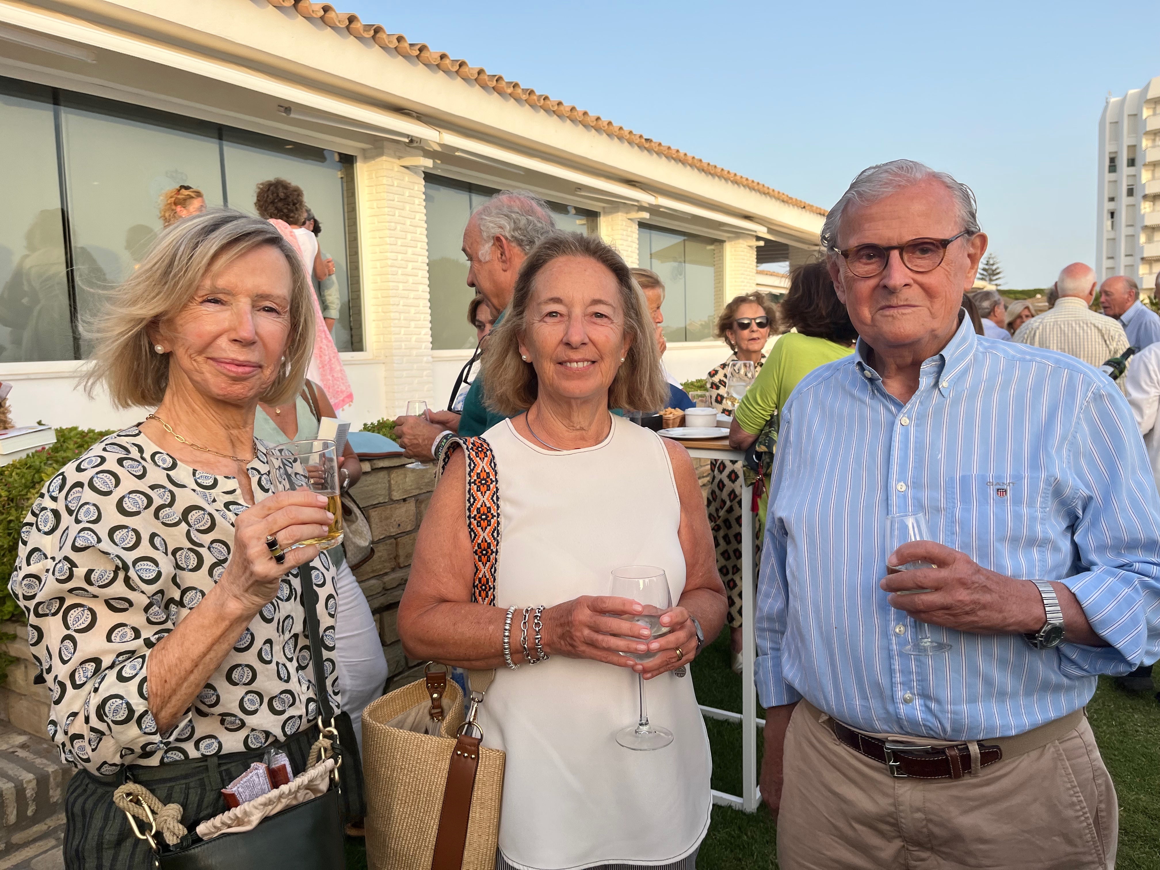 Isabel González del Tánago, Cristina Basa y Humberto Castro.