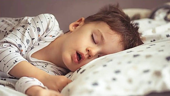 ¿A qué hora se deben acostar los niños según su edad? Una profesora se vuelve viral con sus consejos
