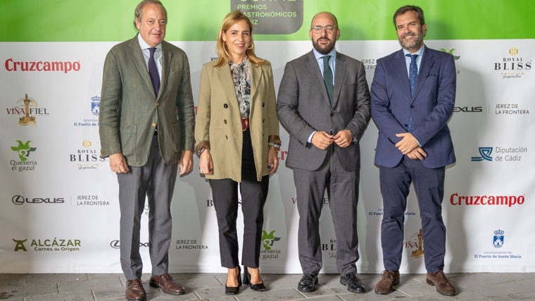 De izqda. a dcha, Álvaro Rodríguez Guitart, Almudena Martínez del Junco, Germán Beardo e Ignacio Moreno